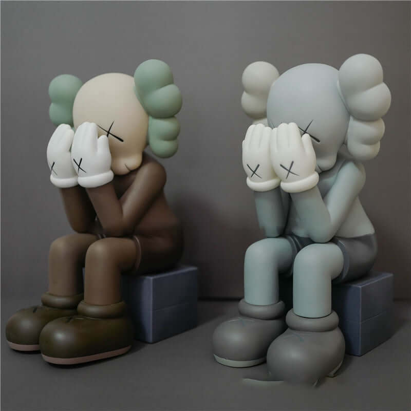 Figurine Passing Through Harbour City Toy Statue (PVC)