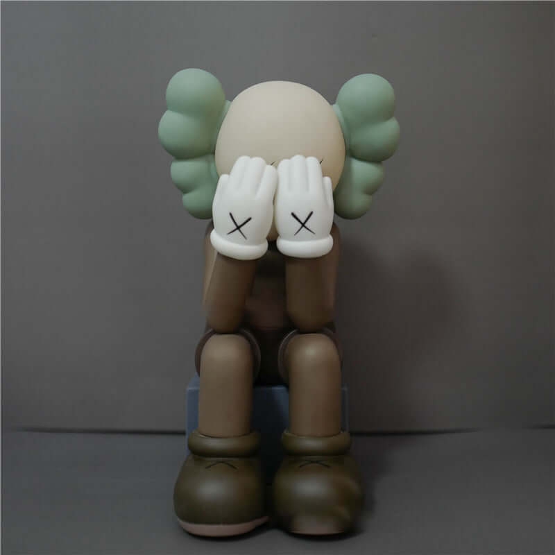 Figurine Passing Through Harbour City Toy Statue (PVC)