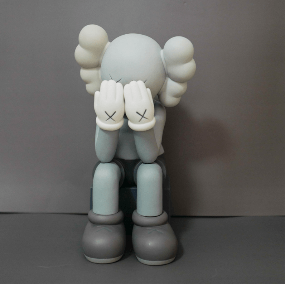Figurine Passing Through Harbour City Toy Statue (PVC)